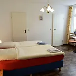 ペンション アム シュロス 4* シュヴェリーン
