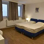 ゲストハウス ペンション アム シュロス