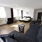 ペンション アム シュロス ゲストハウス