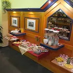 ゲストハウス ペンション アム シュロス