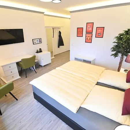 ペンション アム シュロス 4*