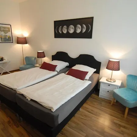 Am Schloss شفيرين