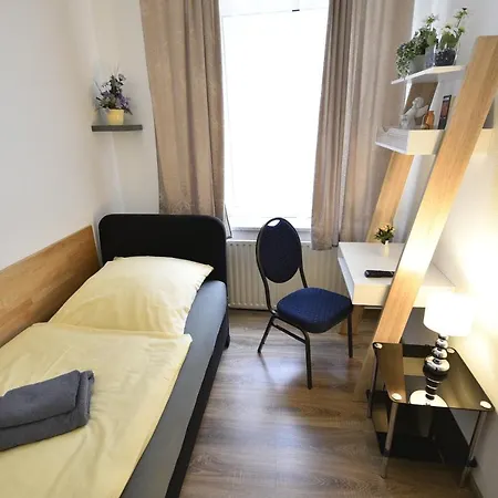 Am Schloss شفيرين