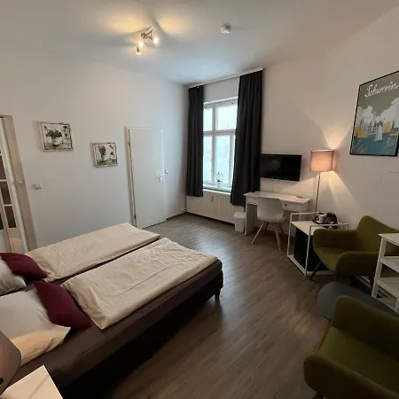 Guest house Am Schloss 2*