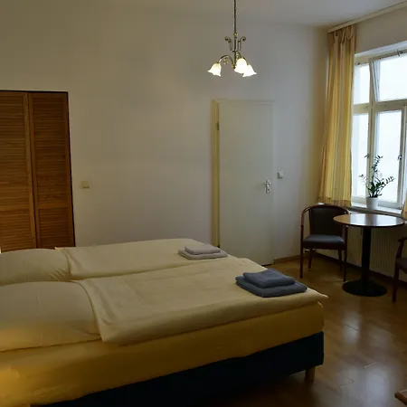 Am Schloss شفيرين