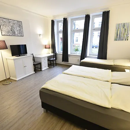 Am Schloss شفيرين