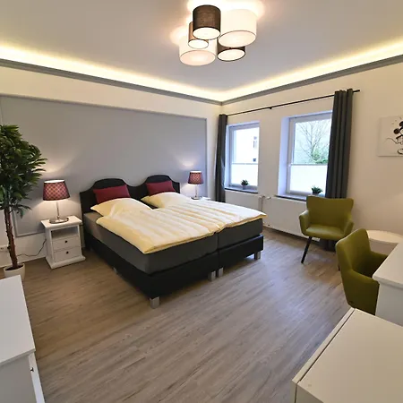 Am Schloss شفيرين