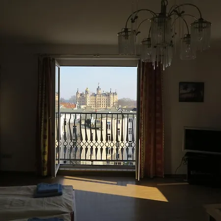 Am Schloss Schwerin (Mecklenburg-Vorpommern)