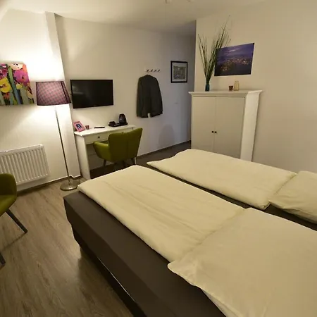 بيت ضيافة Am Schloss شفيرين