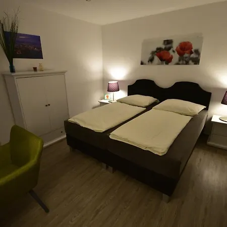 Am Schloss بيت ضيافة شفيرين