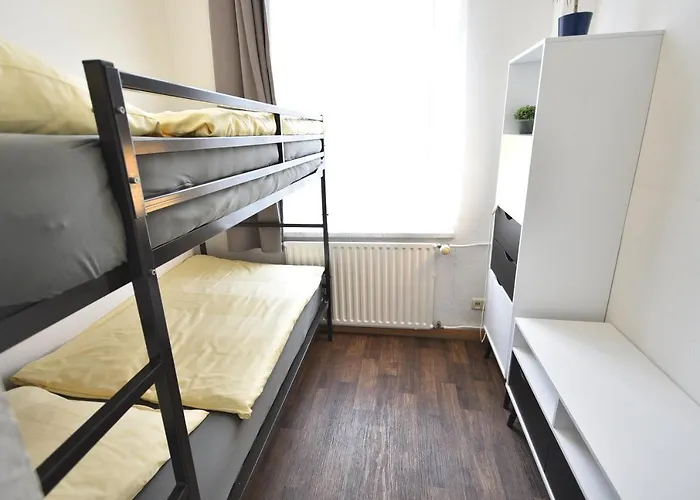 Am Schloss שוורין