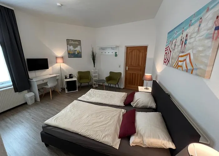 Am Schloss 4* שוורין