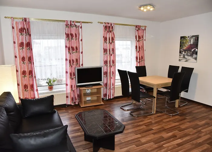 בית הארחה Am Schloss שוורין